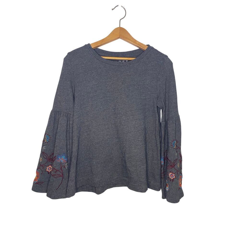 Loft Gray Floral Embroidered Sweater Blouse‎ Top Bell Sleeves Boho Preppy XS